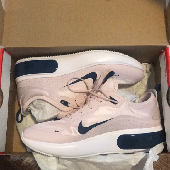 π₯Nike Air max Dia Sneakers.π₯π₯π₯π₯π₯π₯ - Picture 2 of 6